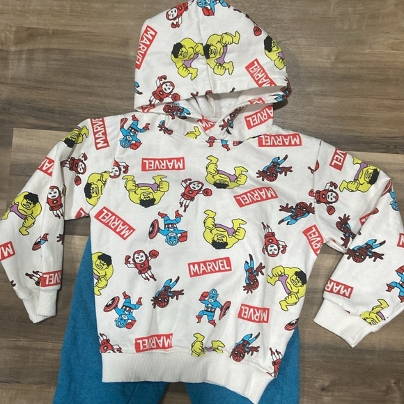 NWOT Marvel Hoodie and Sweatpants - Picture 2 of 5